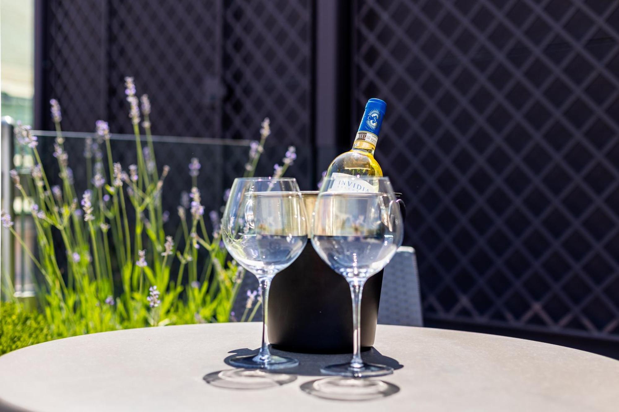 Nj Hotels & Apartments San Pietro All'Orto 6 Μιλάνο Εξωτερικό φωτογραφία